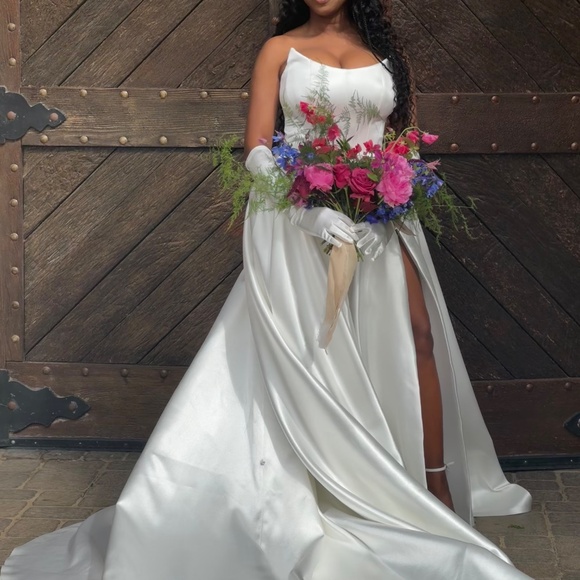 Eden Aharon Victoria corset ballgown - Picture 5 of 5